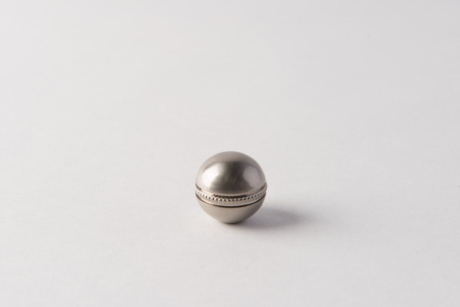 Brushed Nickel/Beaded Ball 20mm
